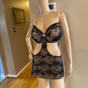 Black Lace Bra/Lingerie All In 1 Set Exposed by Magic Silk XL